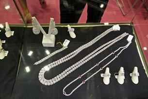 馬來西亞珠寶商憑訂制服務及網上銷售迎戰國際品牌